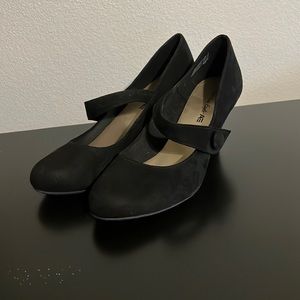 American Eagle black heels